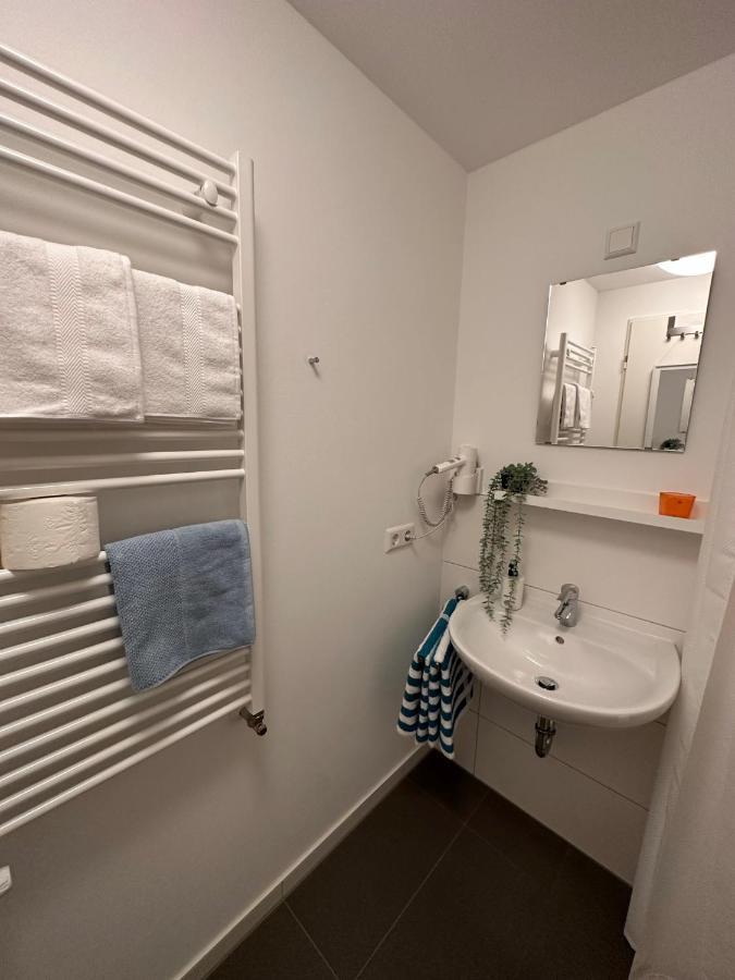 Stilvolles Und Modernes Appartement Mit Sonnigem Balkon In Flughafen- Und Messenaehe 31 Leinfelden-Echterdingen Luaran gambar